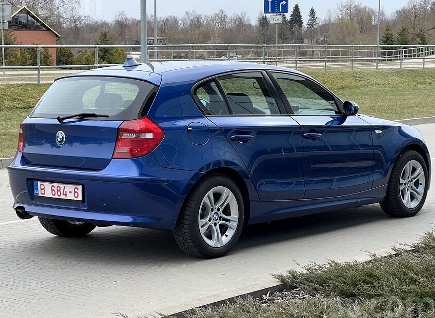 BMW 118 — foto 4