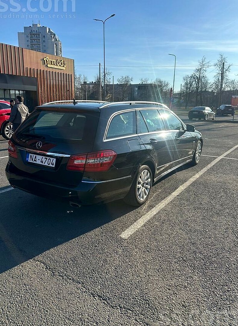 Mercedes-Benz E350 — foto 4