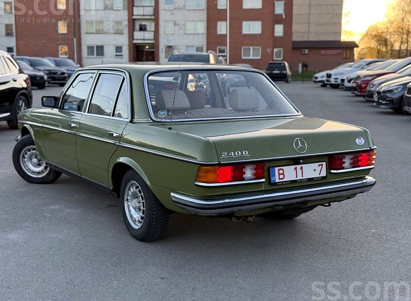 Mercedes-Benz E240 — foto 3