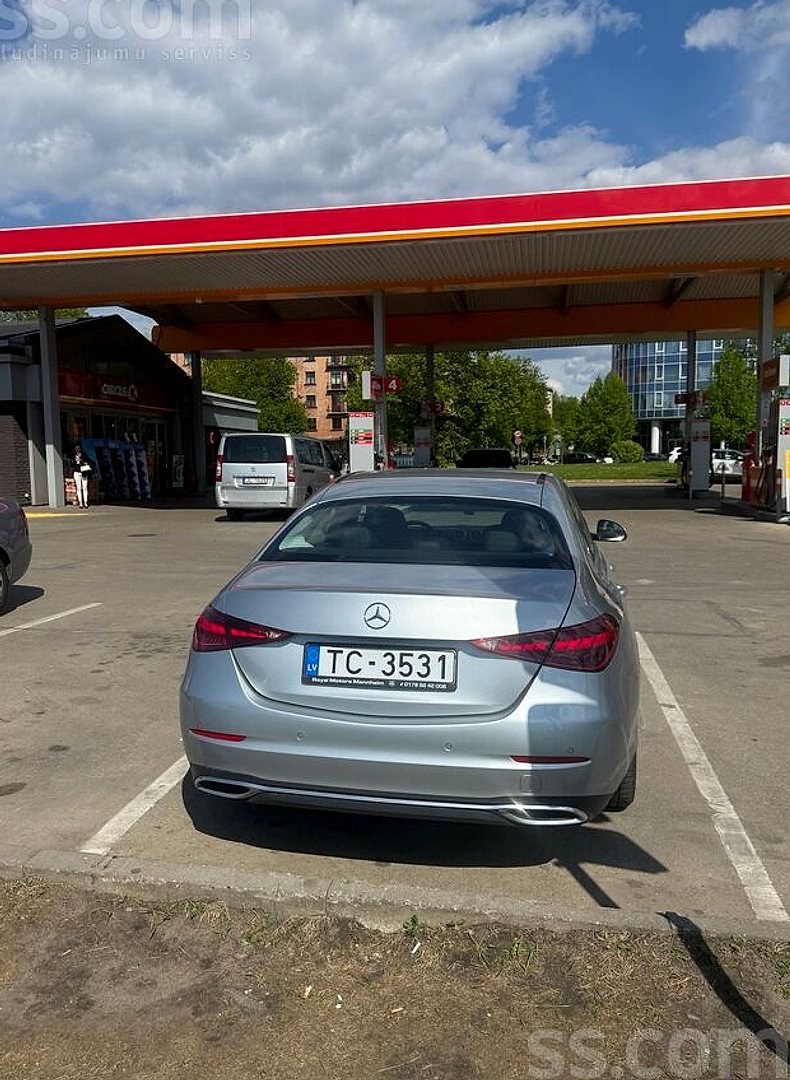 Mercedes-Benz C300 — foto 4