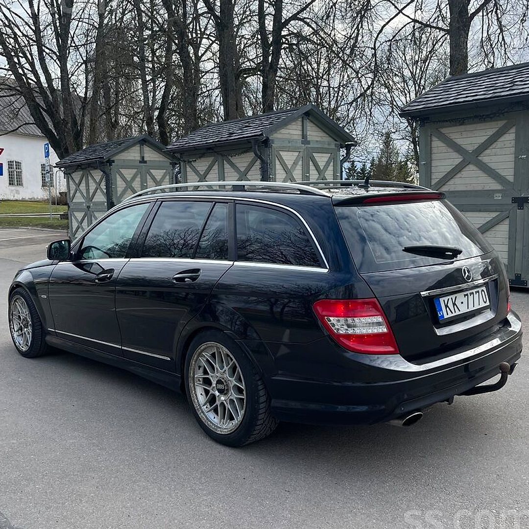 Mercedes-Benz C320 — foto 5