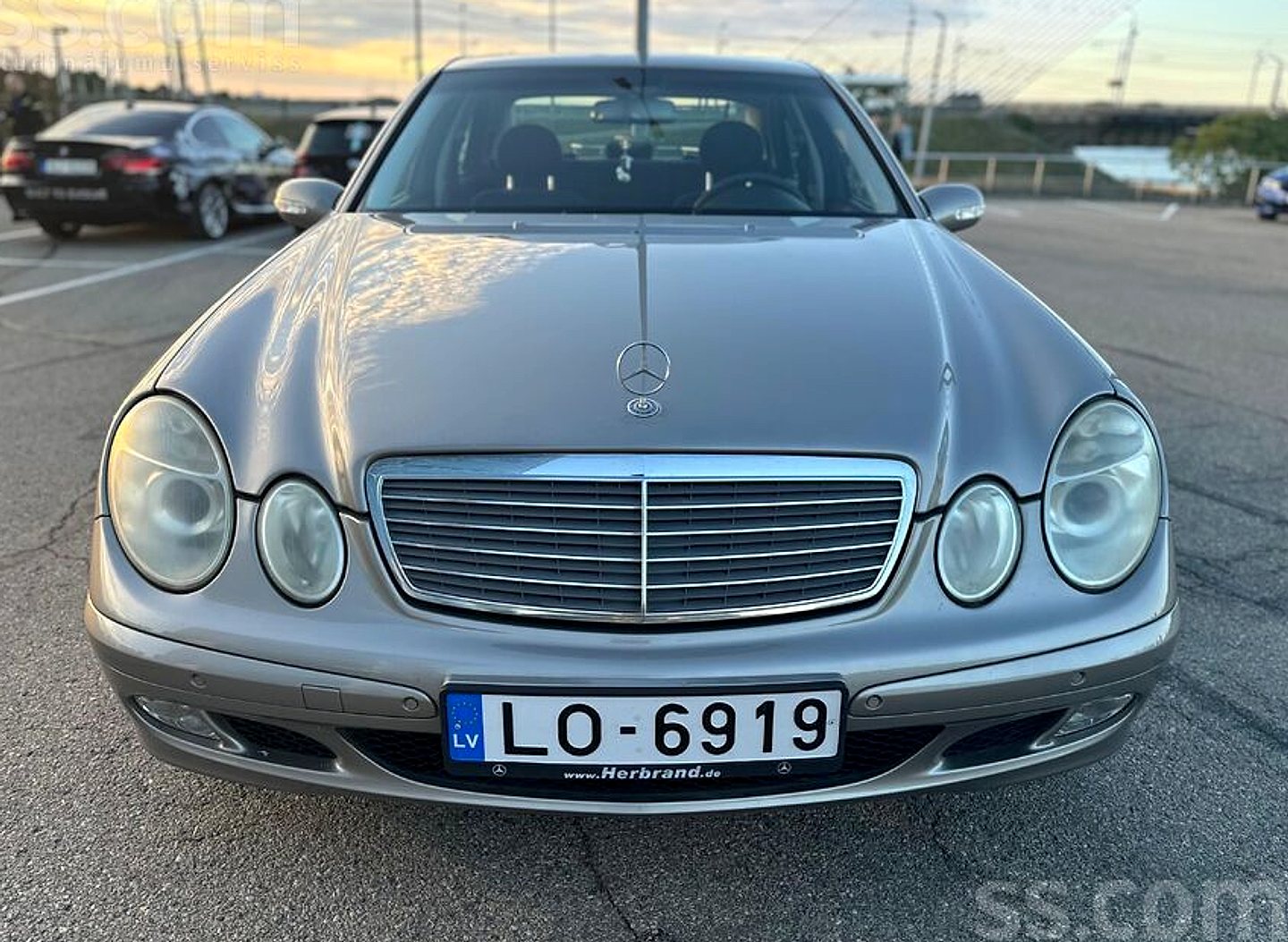 Mercedes-Benz E270 — foto 4