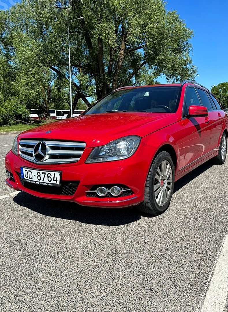 Mercedes-Benz C200 — foto 2