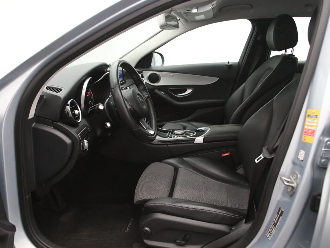 MERCEDES BENZ C200 — foto 5