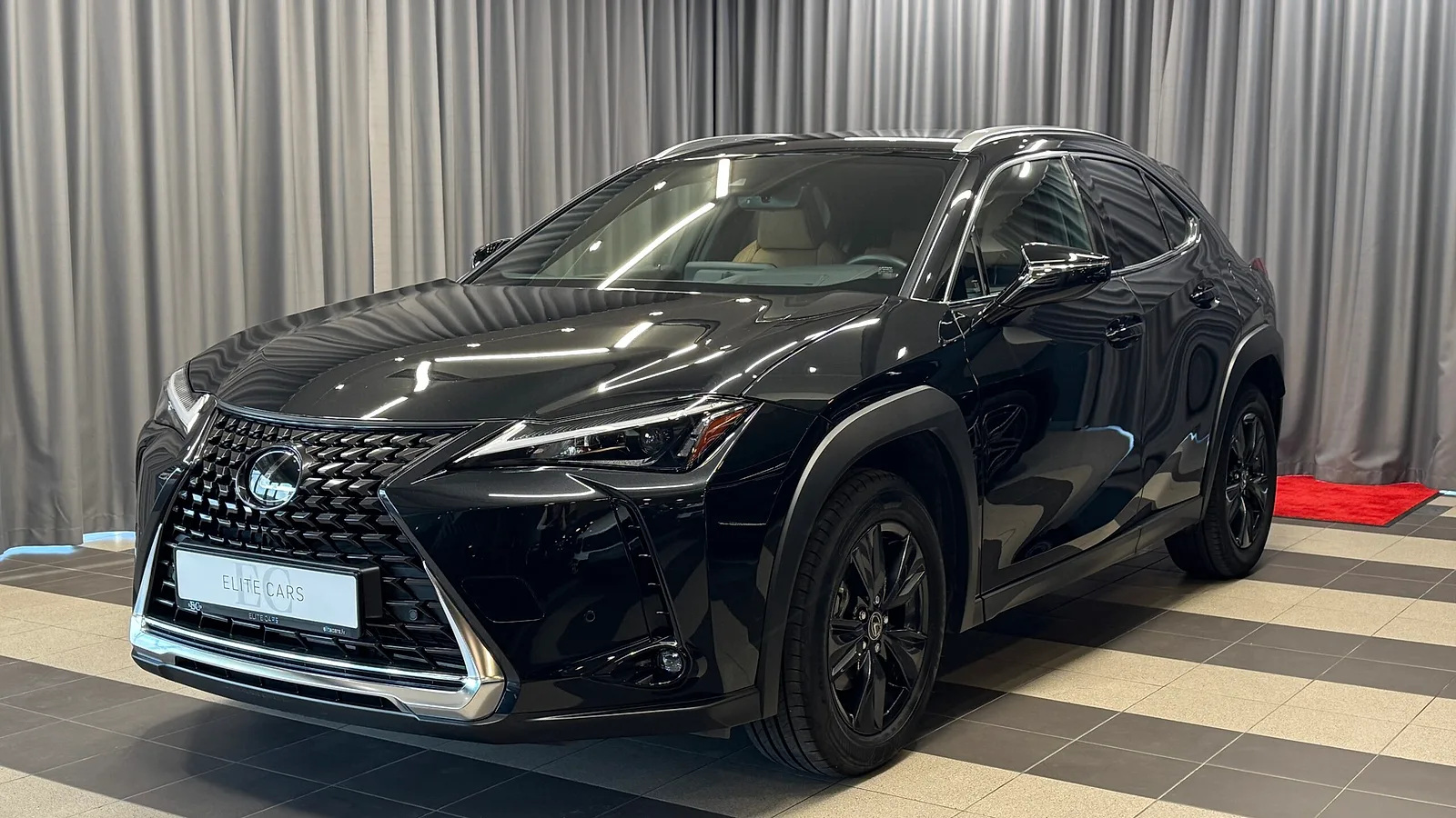 Lexus UX 250H, 2023. gads