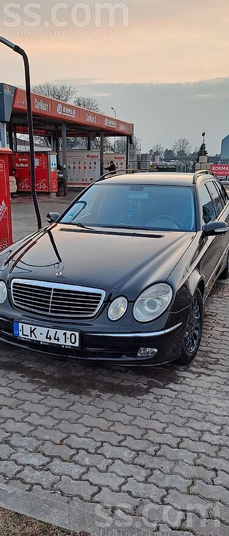 Mercedes-Benz E270