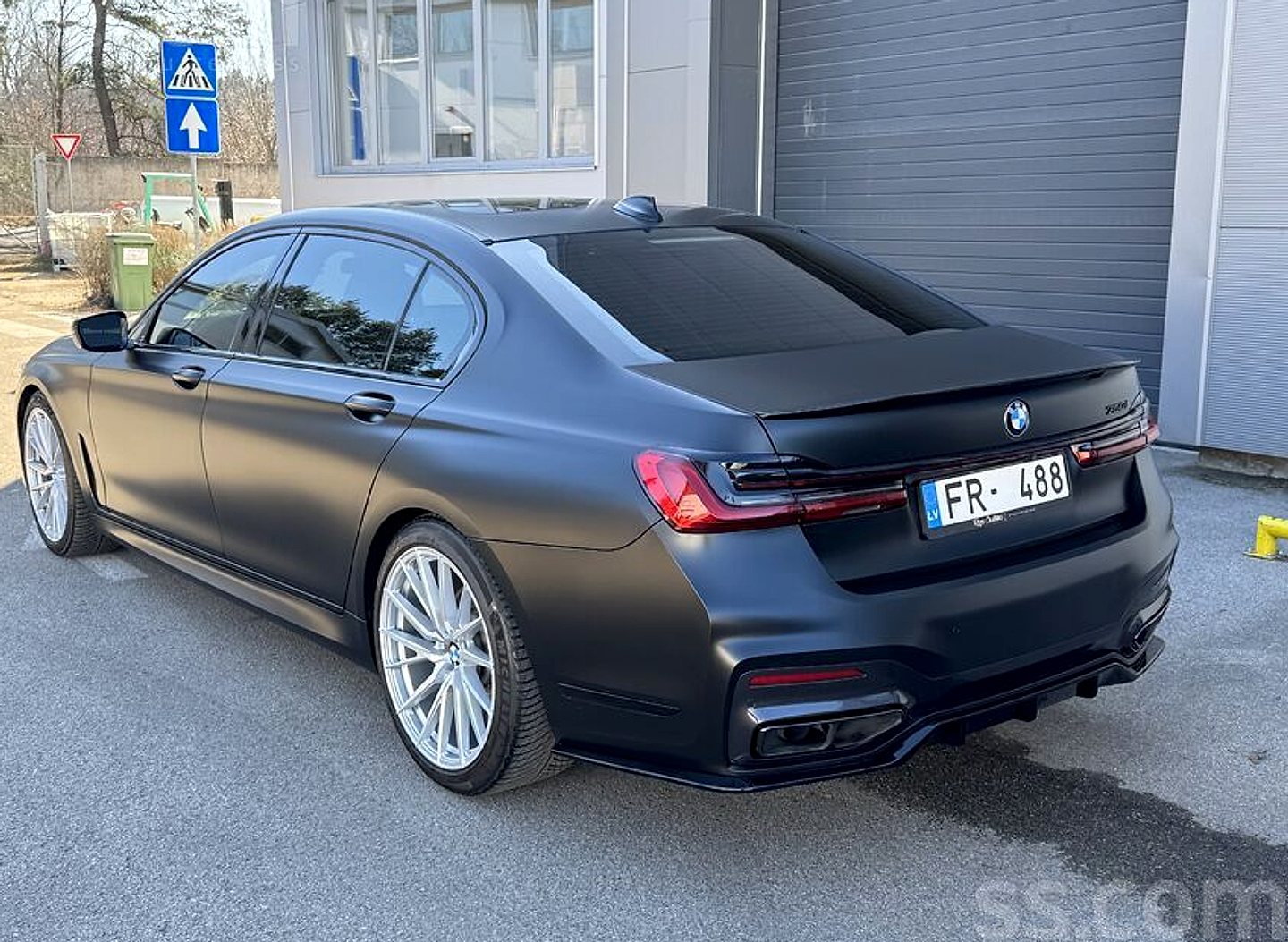 BMW 750 — foto 5