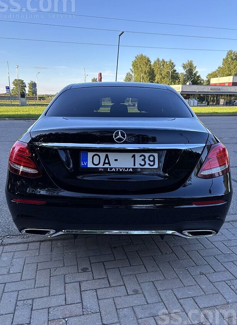 Mercedes-Benz E220 — foto 5