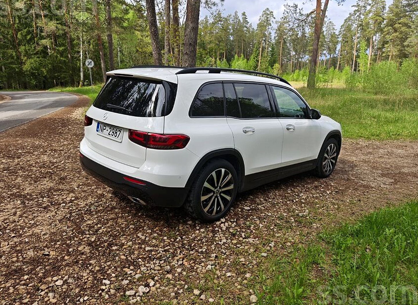 Mercedes-Benz GLB 200 — foto 4