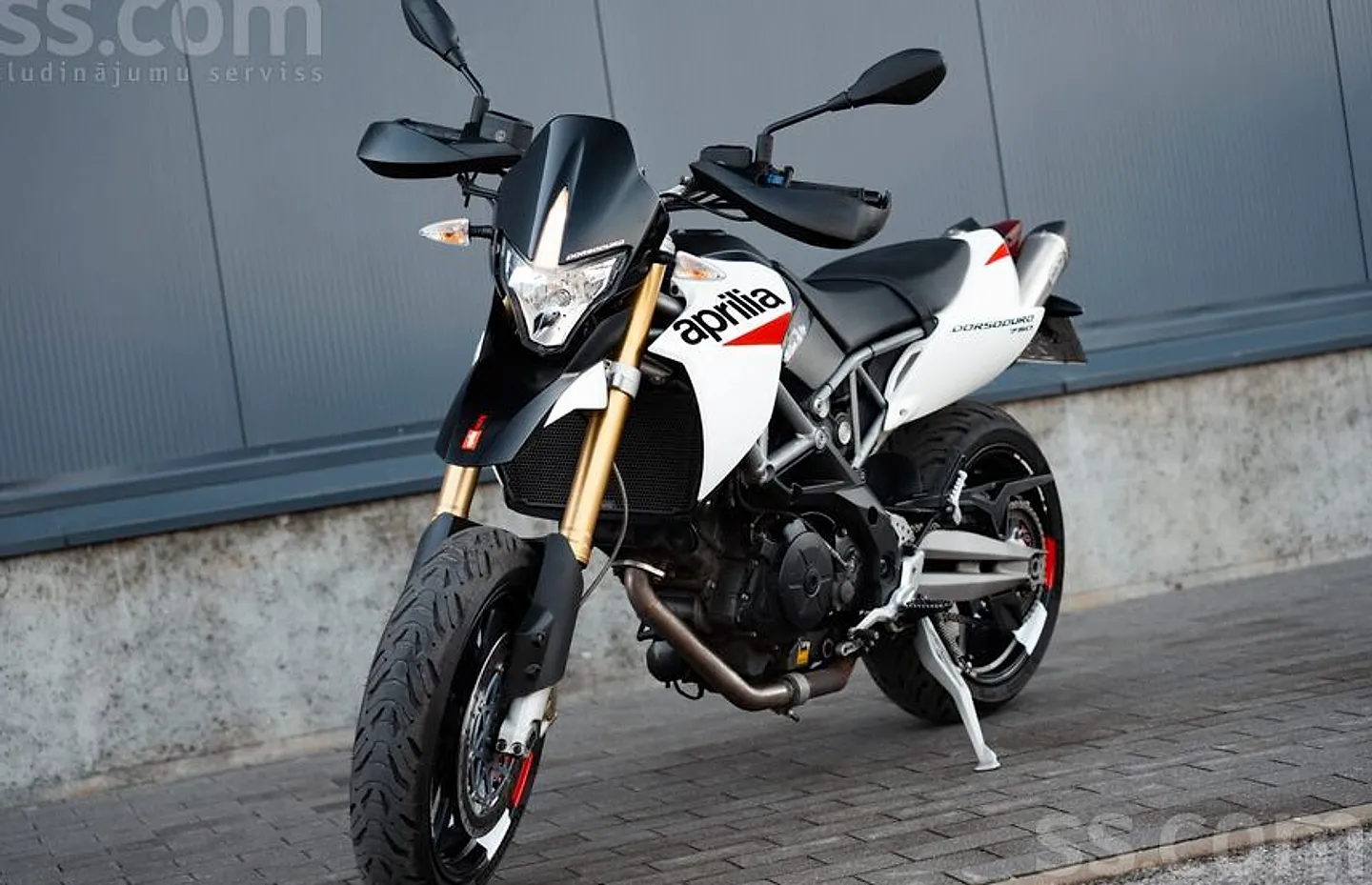Aprilia Dorsoduro, 2011. gads