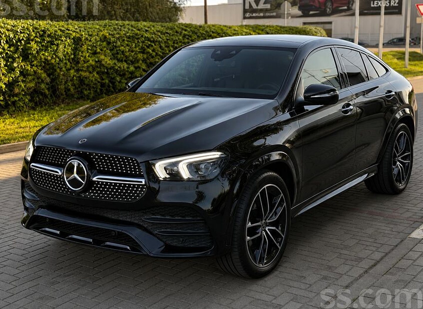 Mercedes-Benz GLE 400 — foto 3