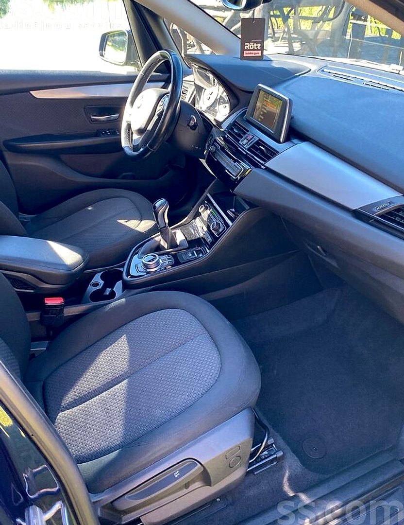 BMW 218 — foto 6