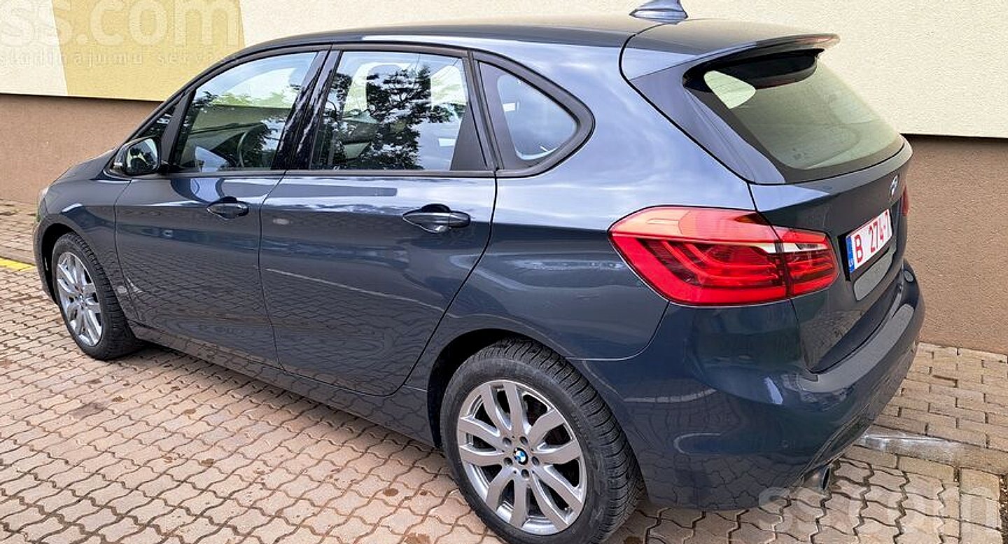 BMW 218 — foto 2
