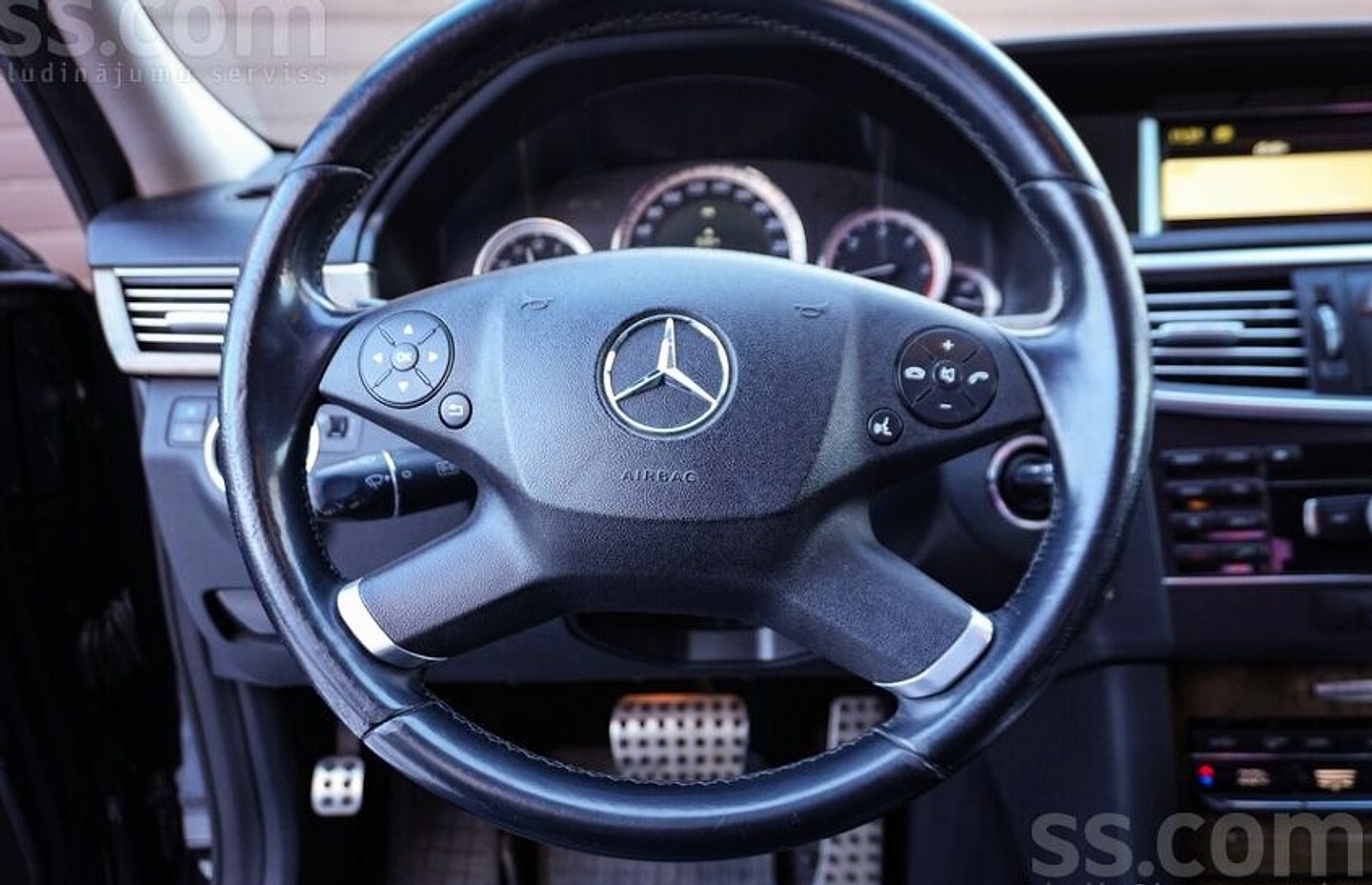 Mercedes-Benz E200 — foto 6