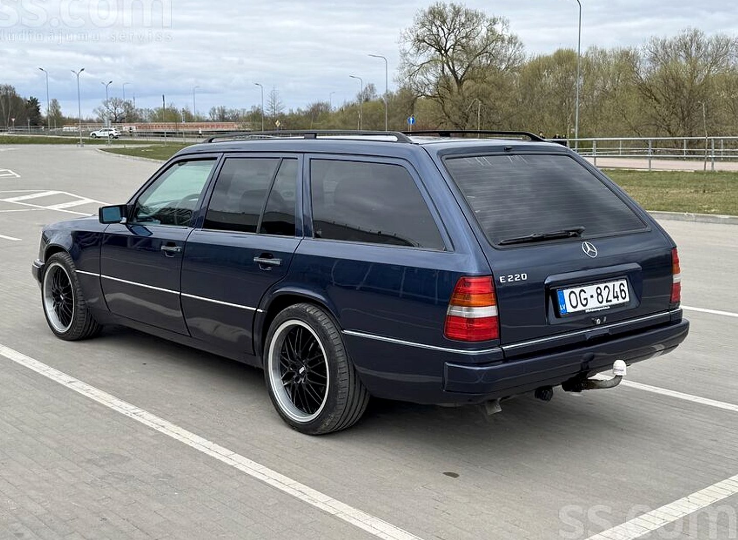 Mercedes-Benz E220 — foto 5