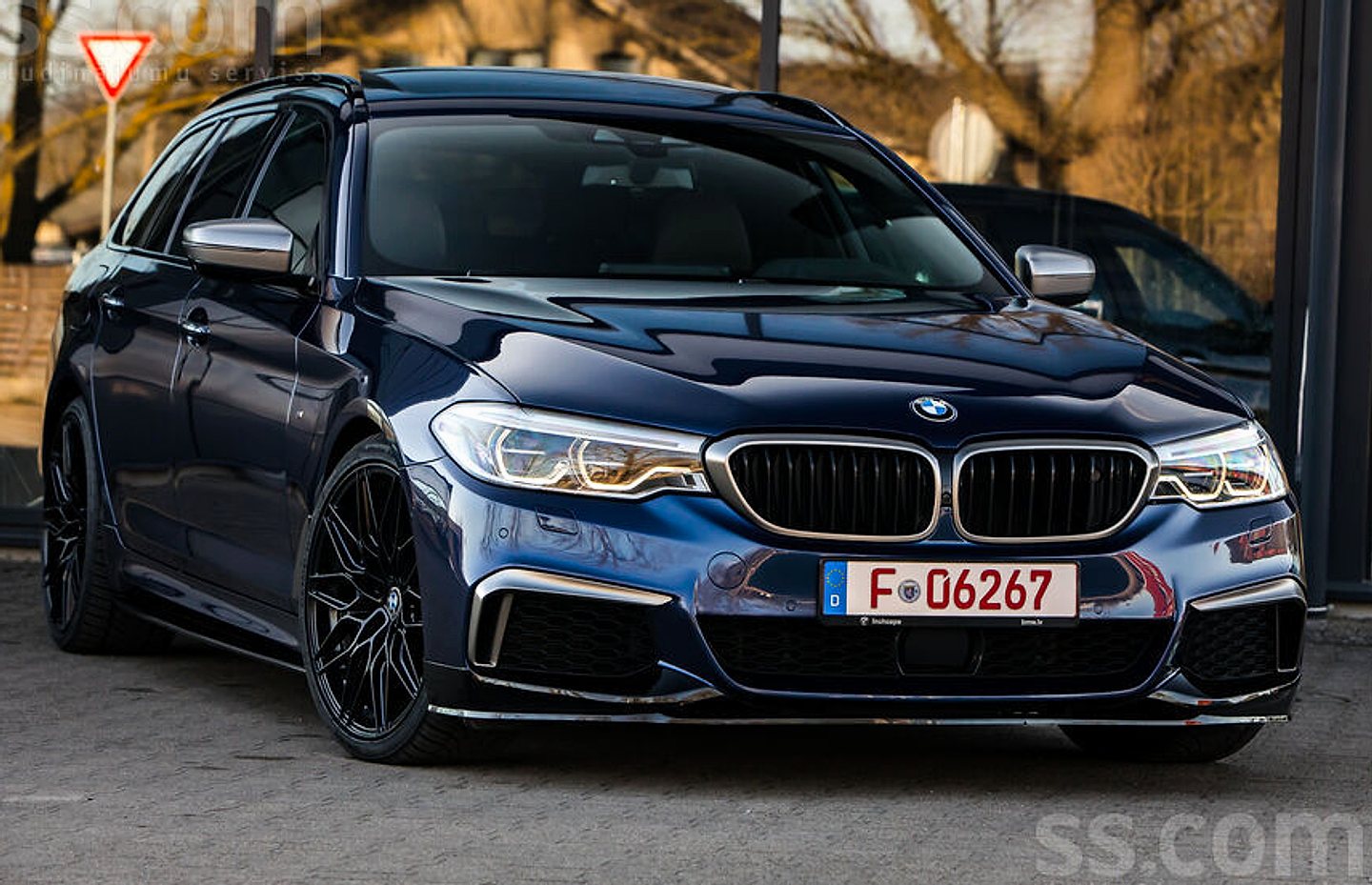 BMW 550 — foto 6
