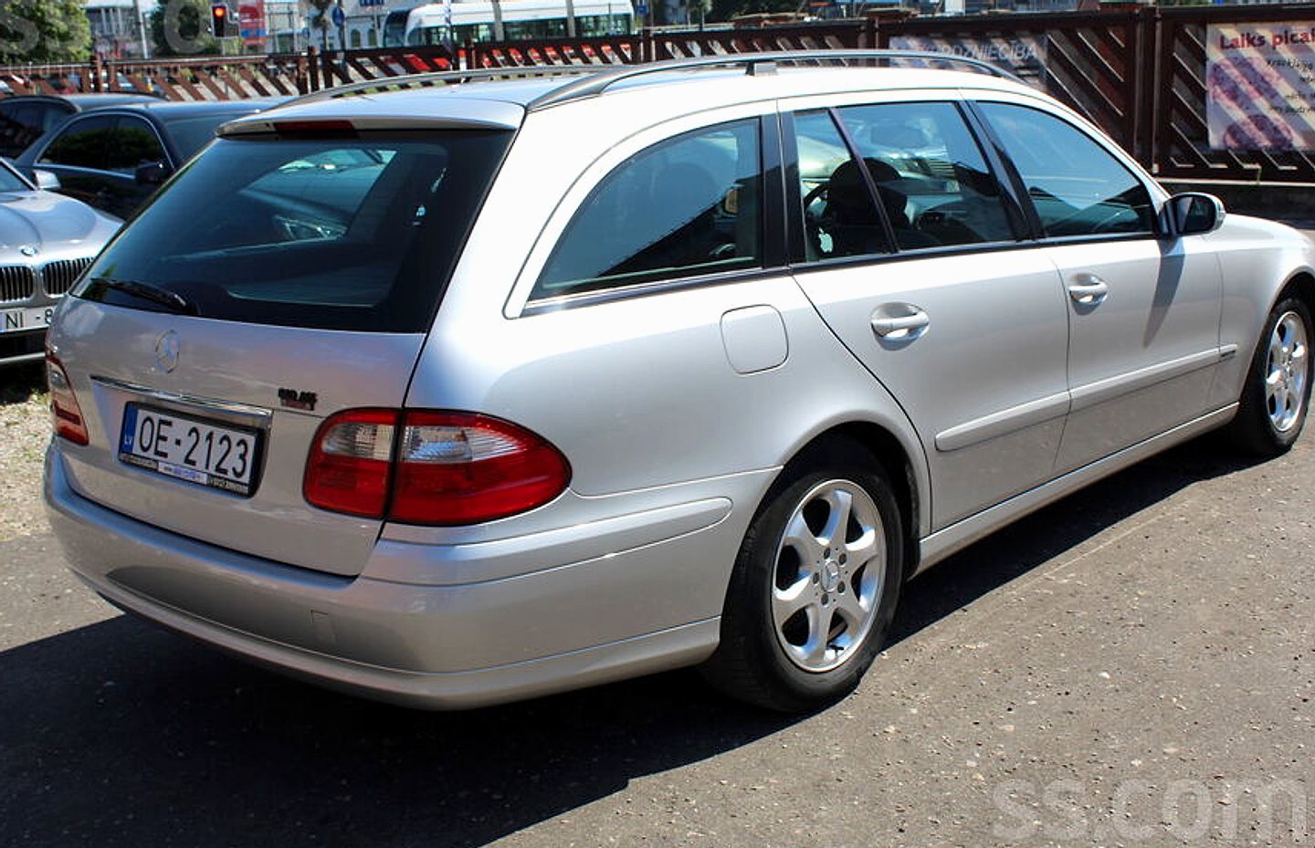 Mercedes-Benz E220 — foto 4