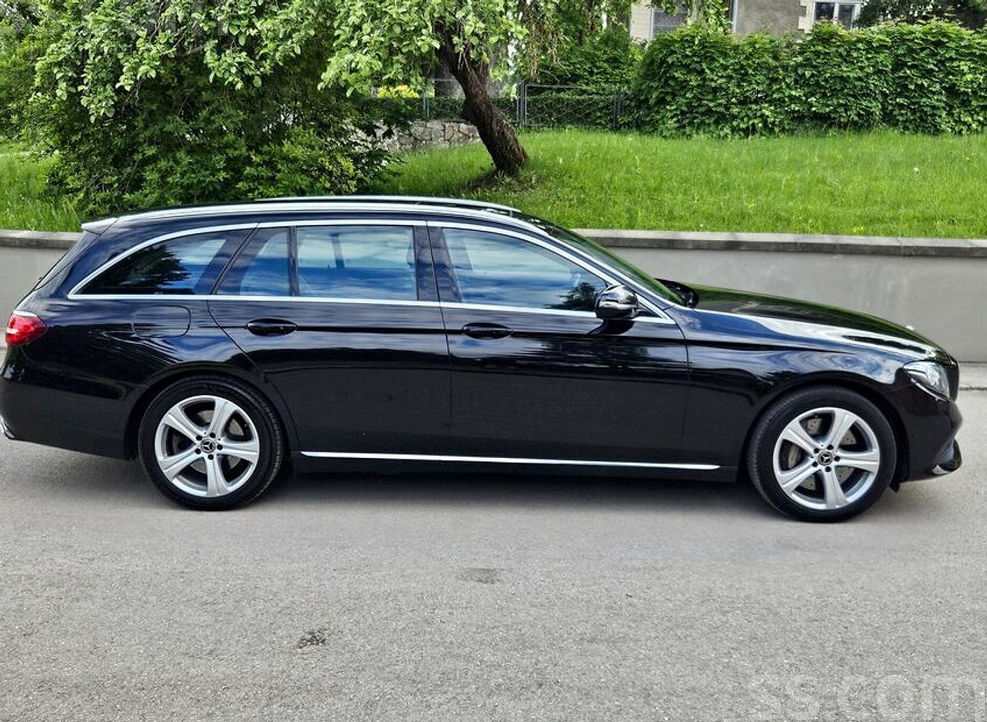 Mercedes-Benz E350 — foto 6