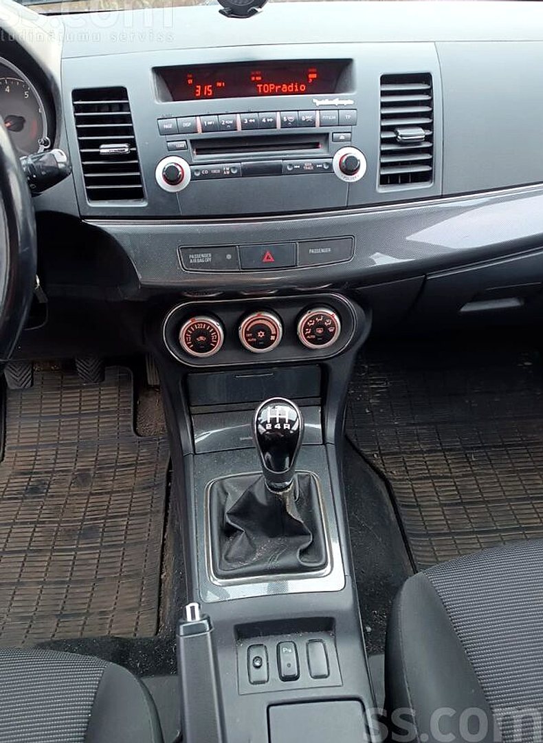 Mitsubishi Lancer — foto 6