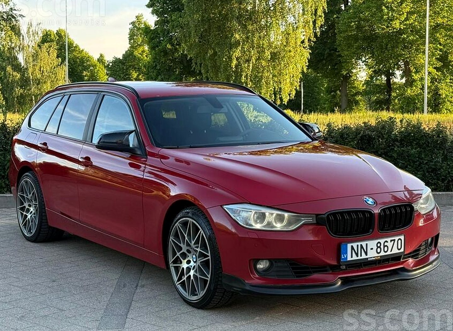 BMW 320 — foto 2