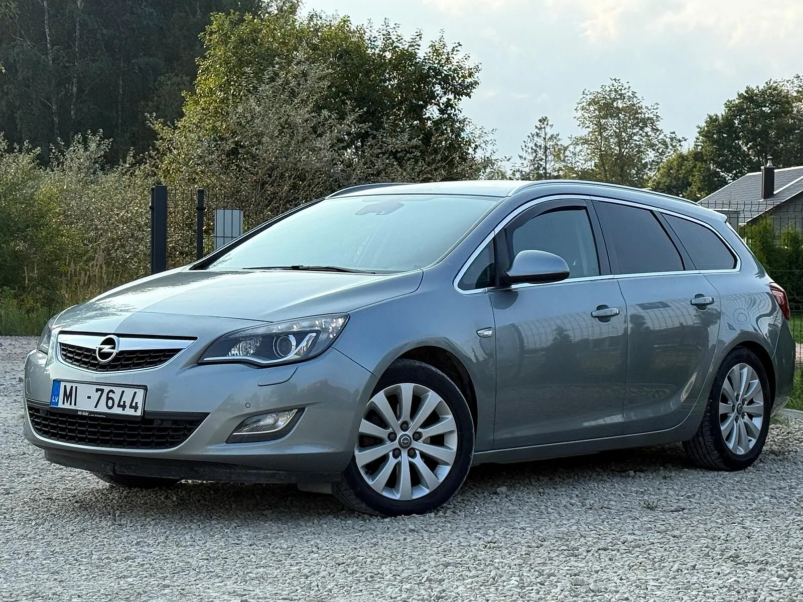 Opel Astra, 2012. gads