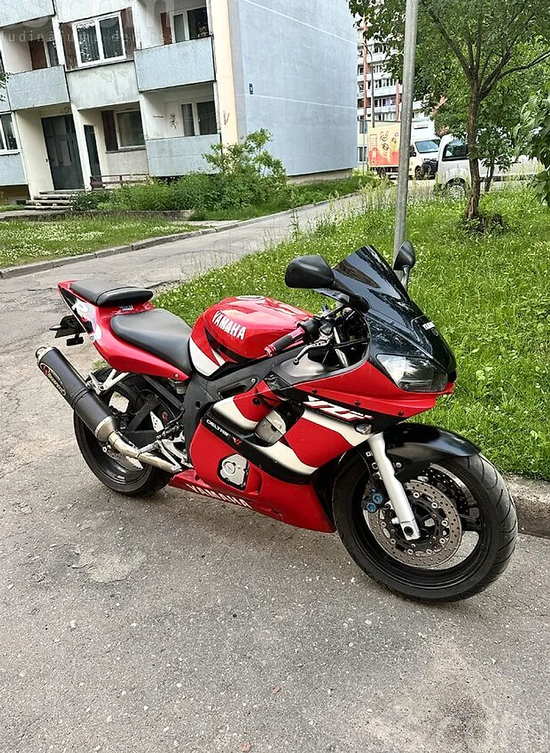 Yamaha R6, 2001. gads