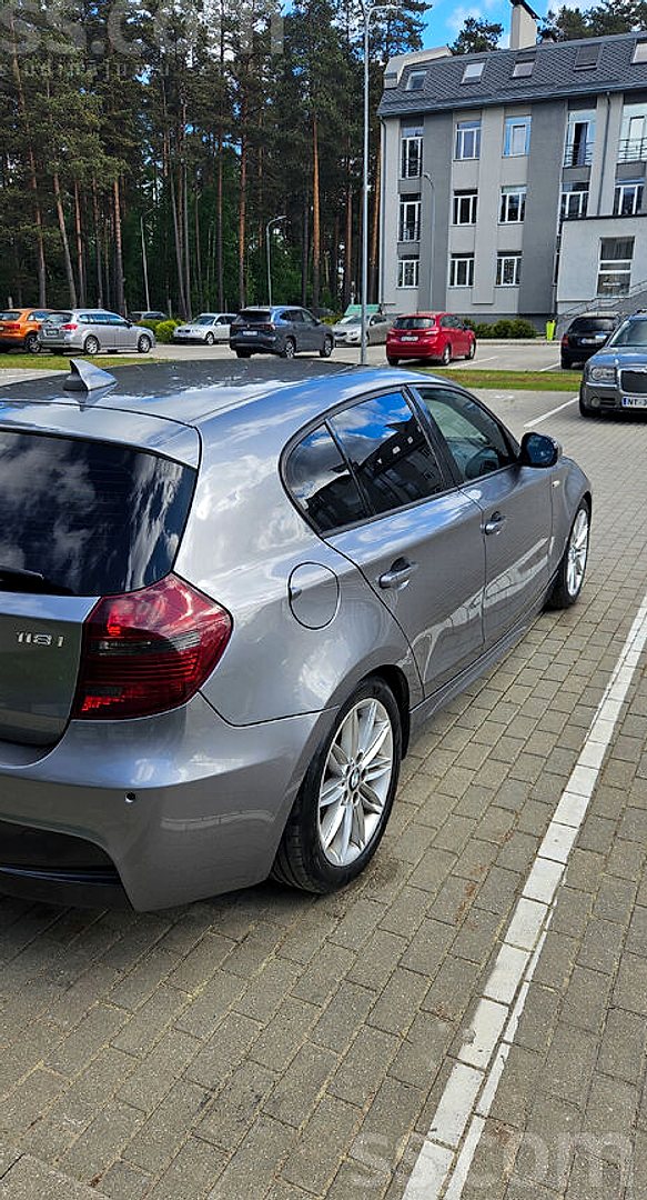 BMW 118 — foto 4
