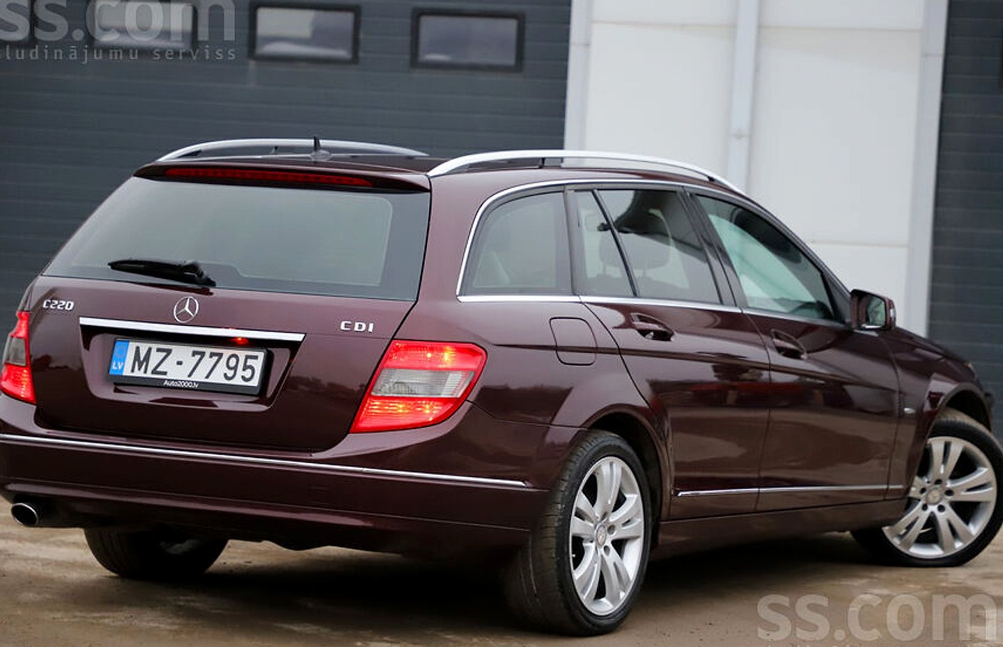 Mercedes-Benz C220 — foto 4