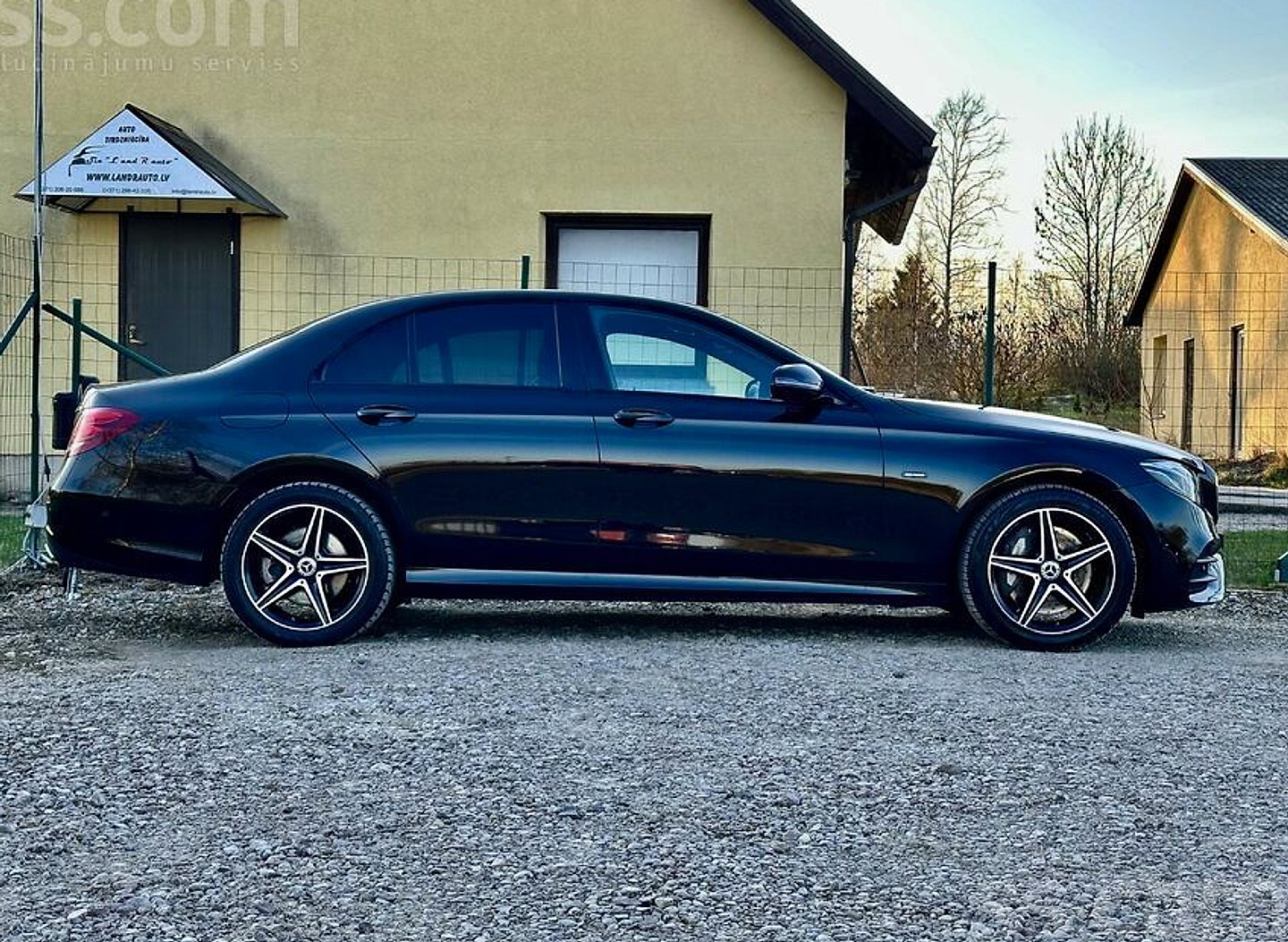 Mercedes-Benz E300 — foto 4