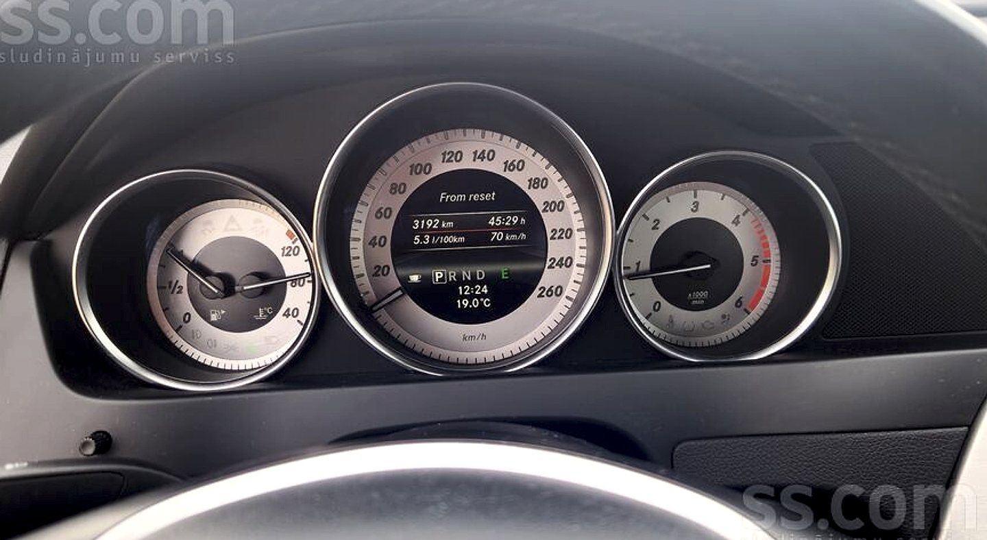 Mercedes-Benz C220 — foto 5