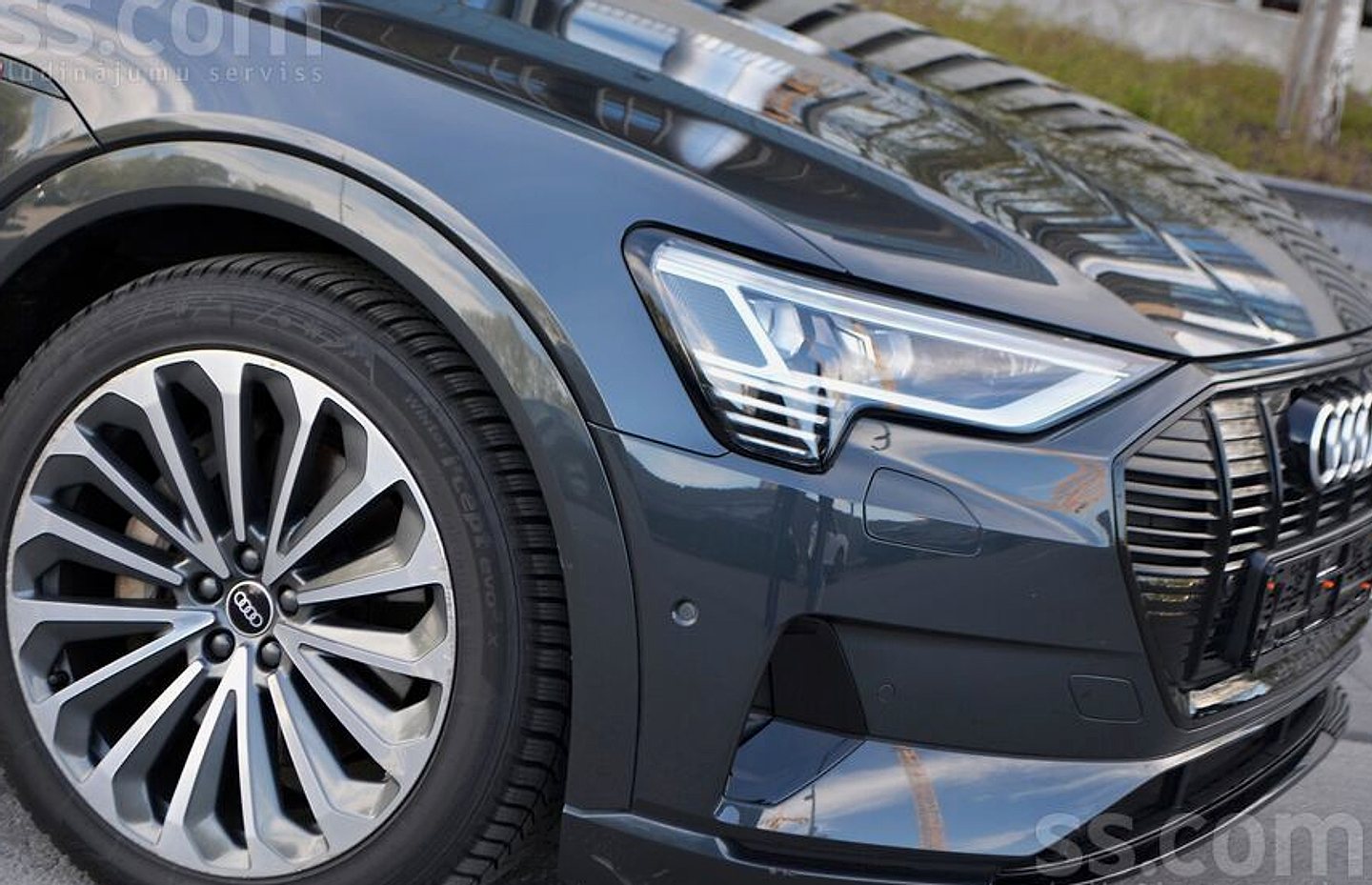 Audi E-tron — foto 6