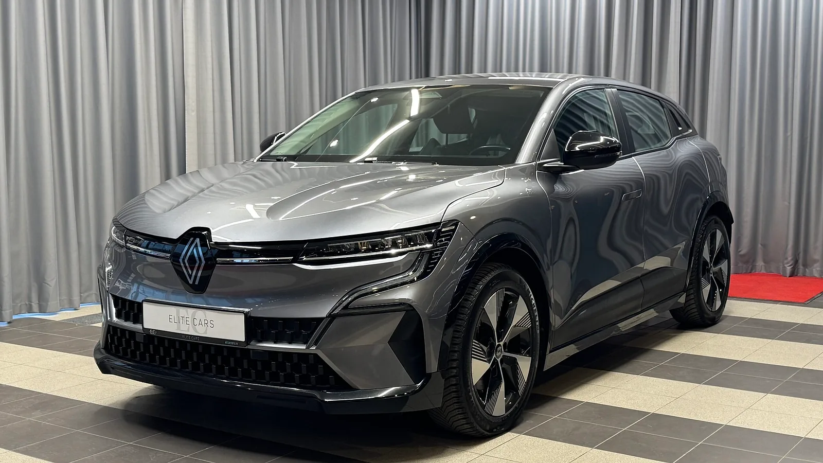 Renault Megane E-Tech, 2022. gads