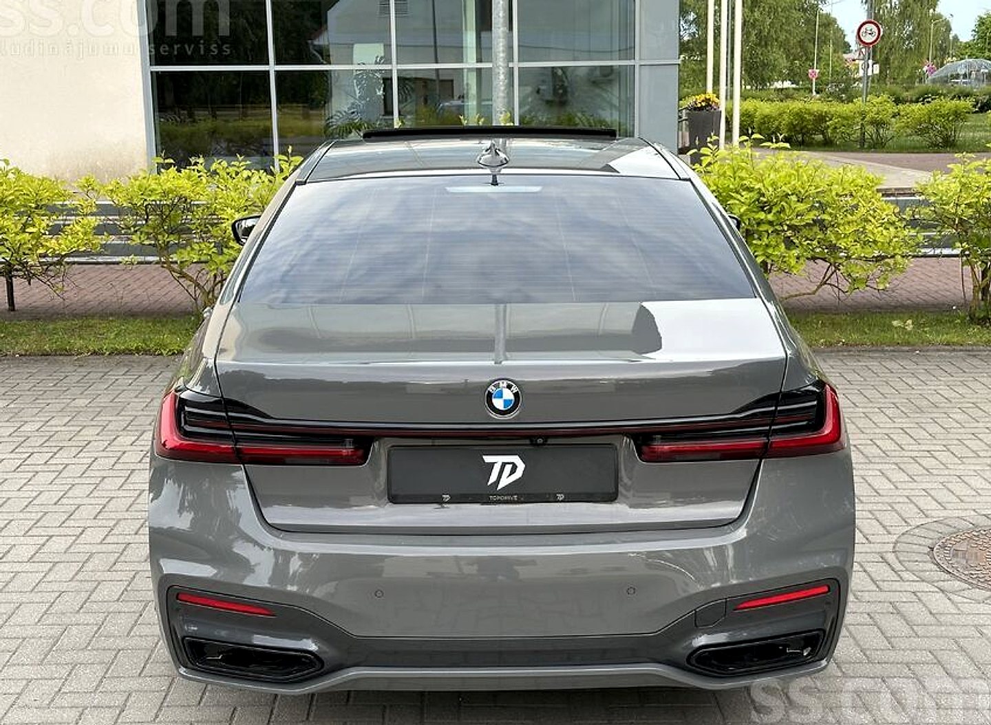 BMW 750 — foto 5