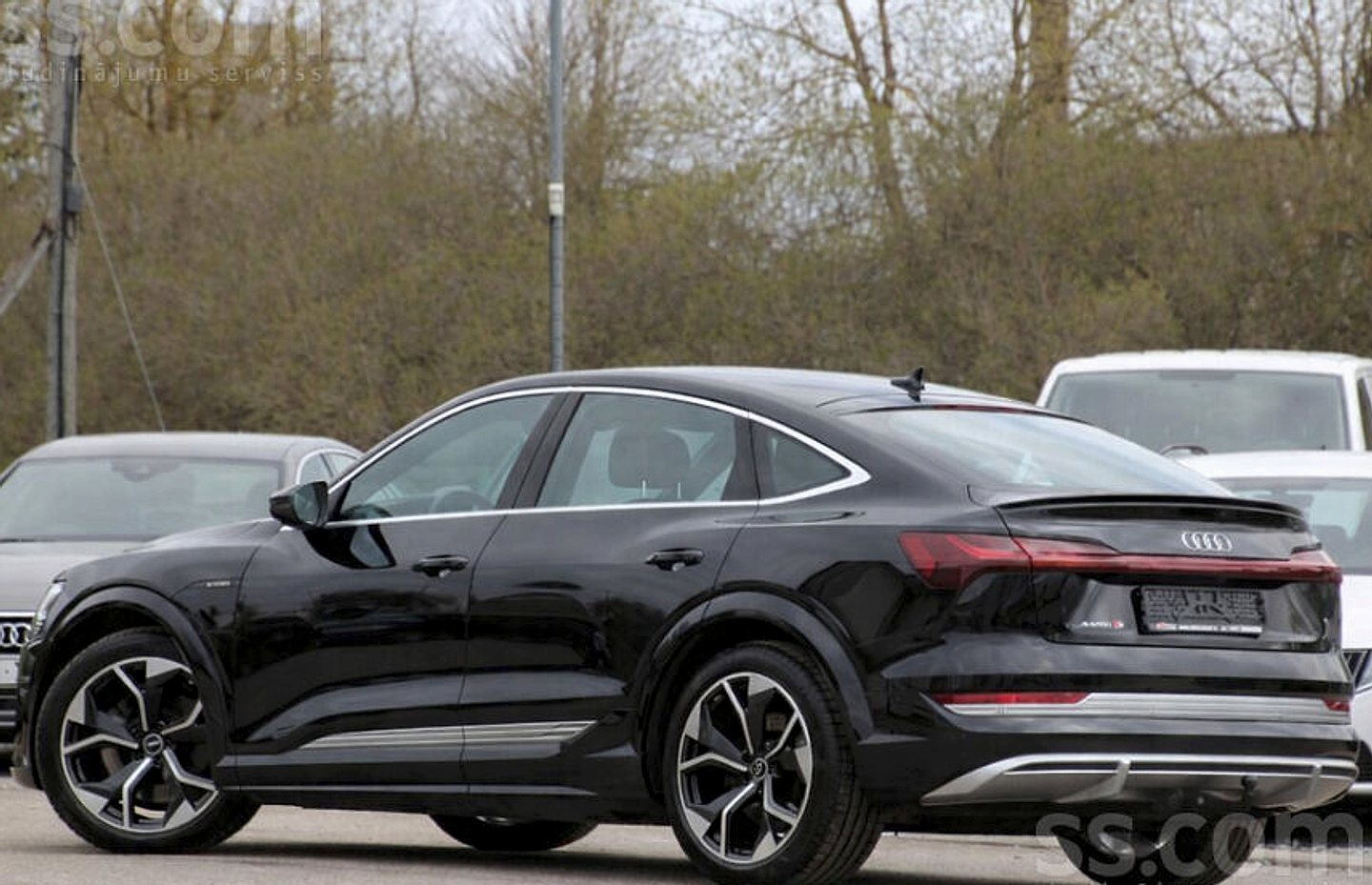 Audi E-tron — foto 4