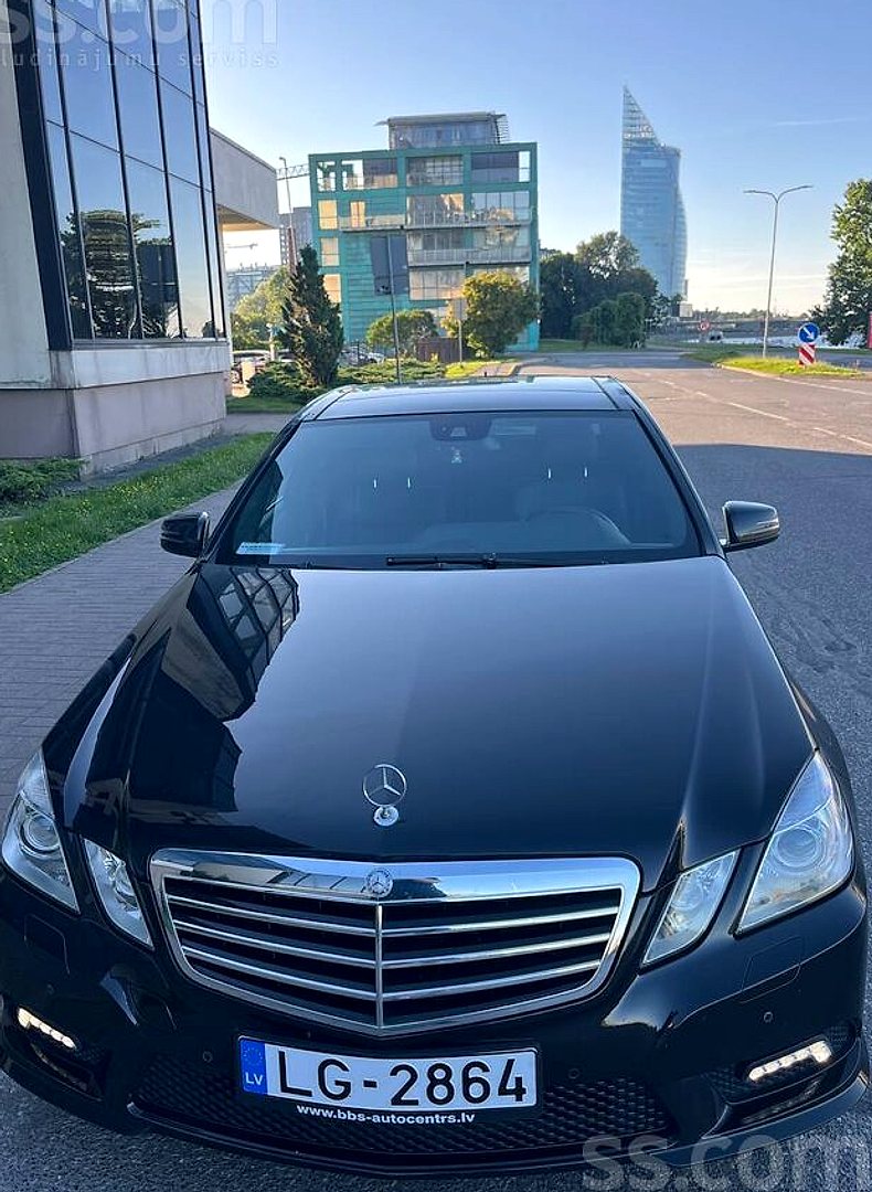 Mercedes-Benz E350 — foto 5
