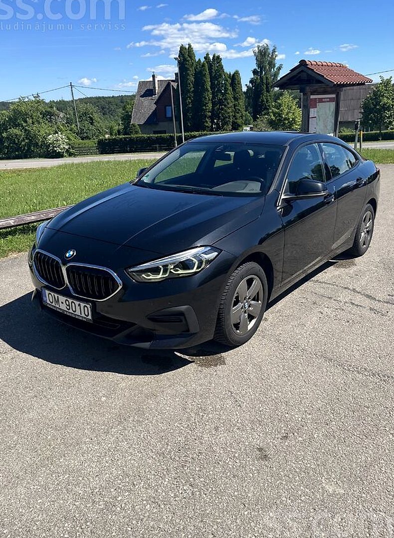 BMW 216, 2022. gads