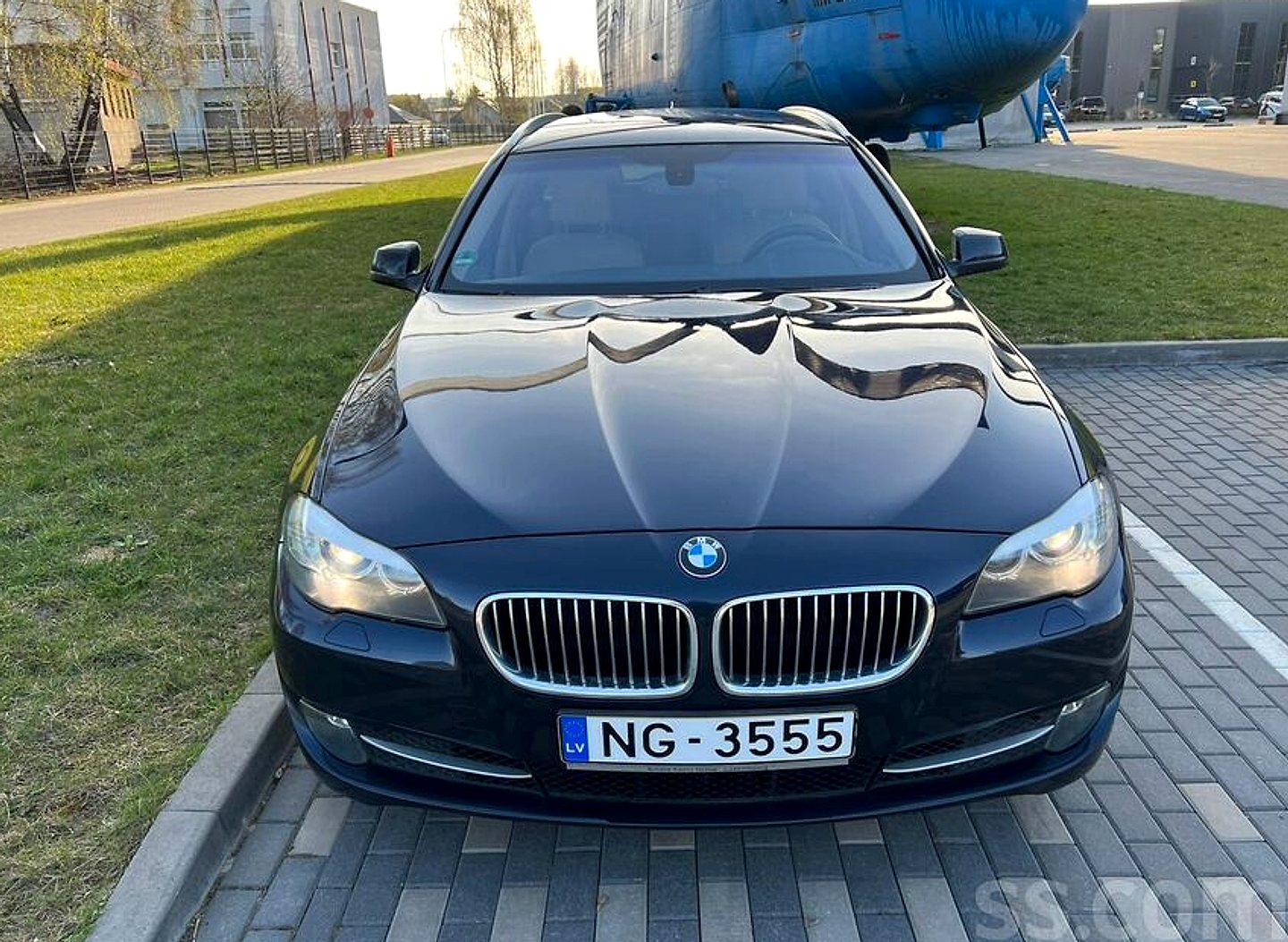 BMW 520 — foto 2