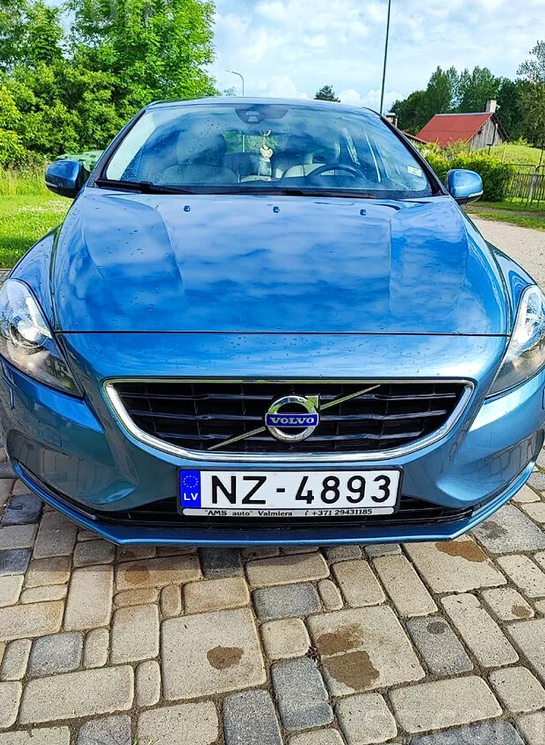 Volvo V40, 2013. gads