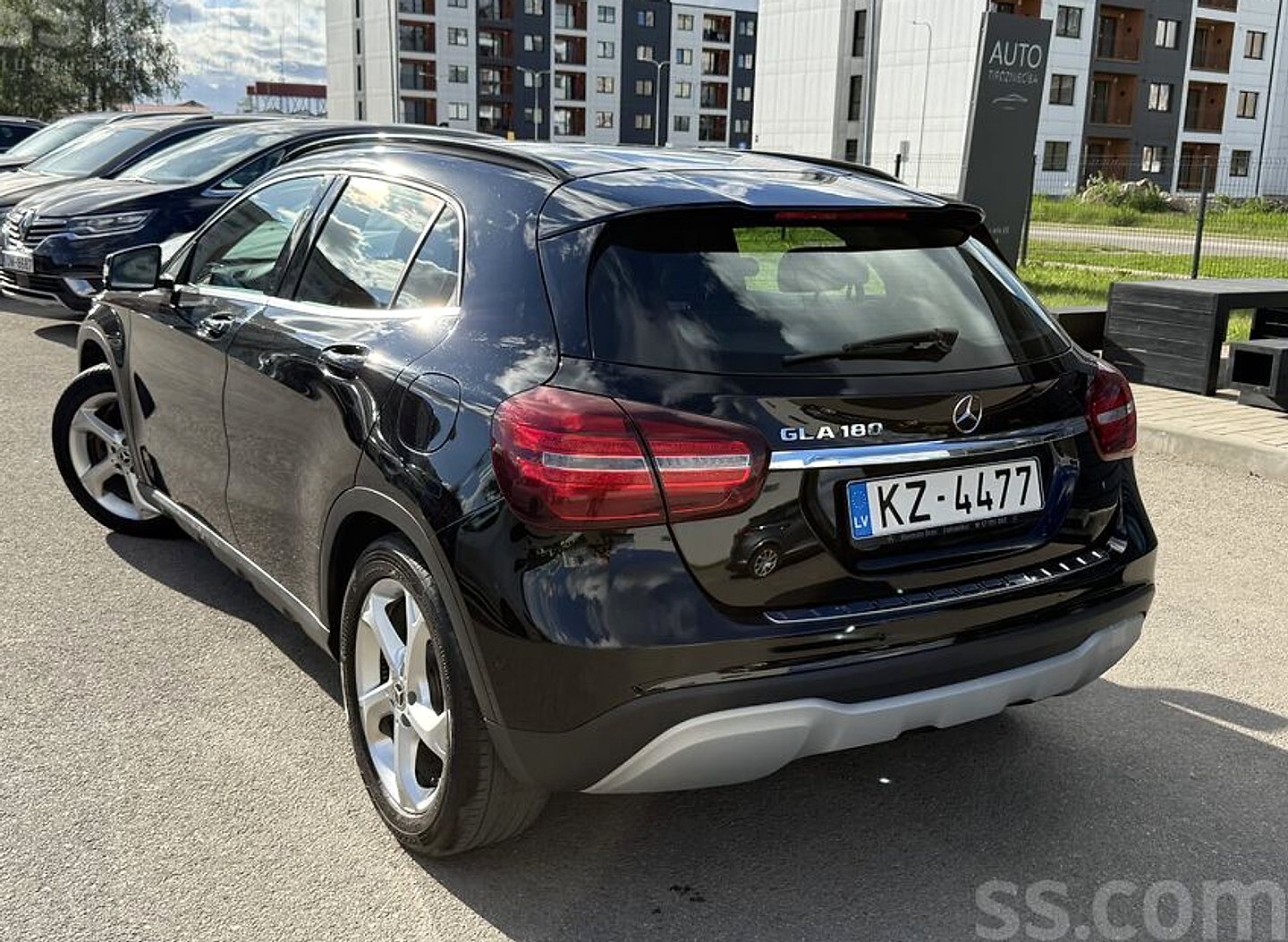Mercedes-Benz GLA180 — foto 3