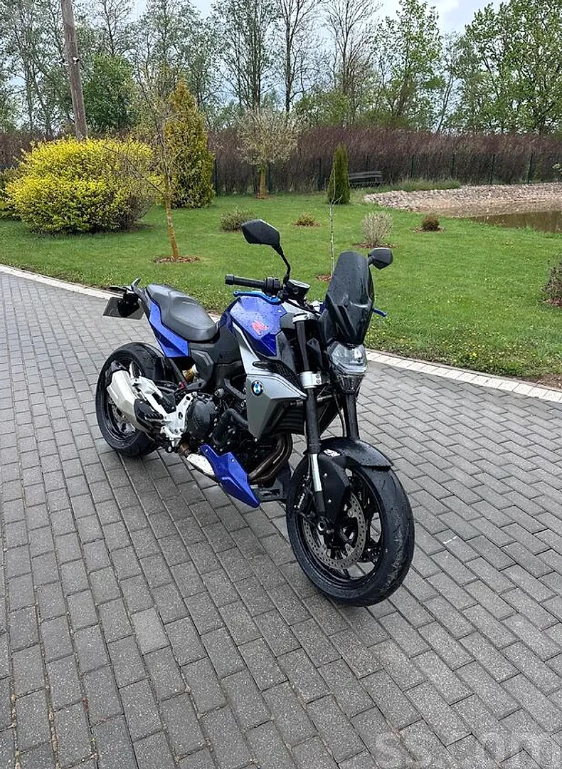BMW F900