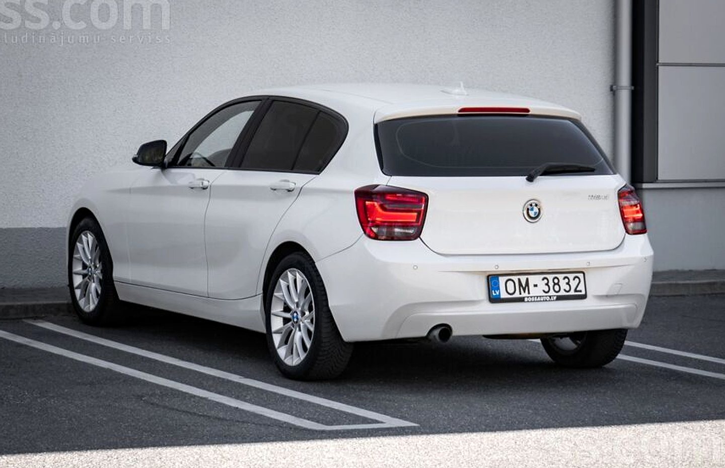 BMW 118 — foto 6