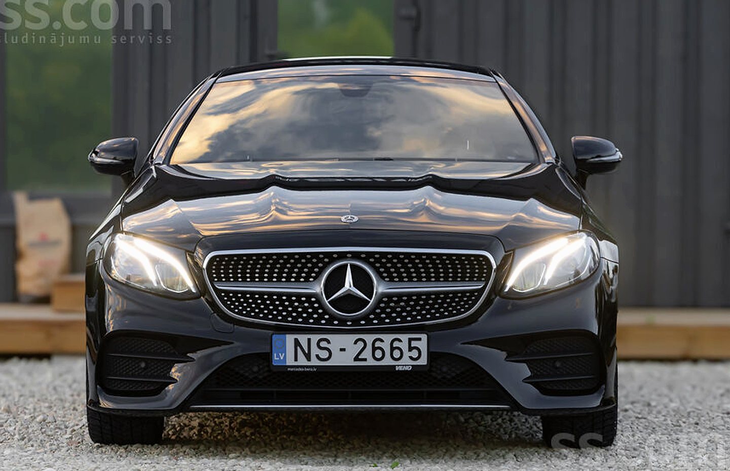 Mercedes-Benz E300 — foto 3