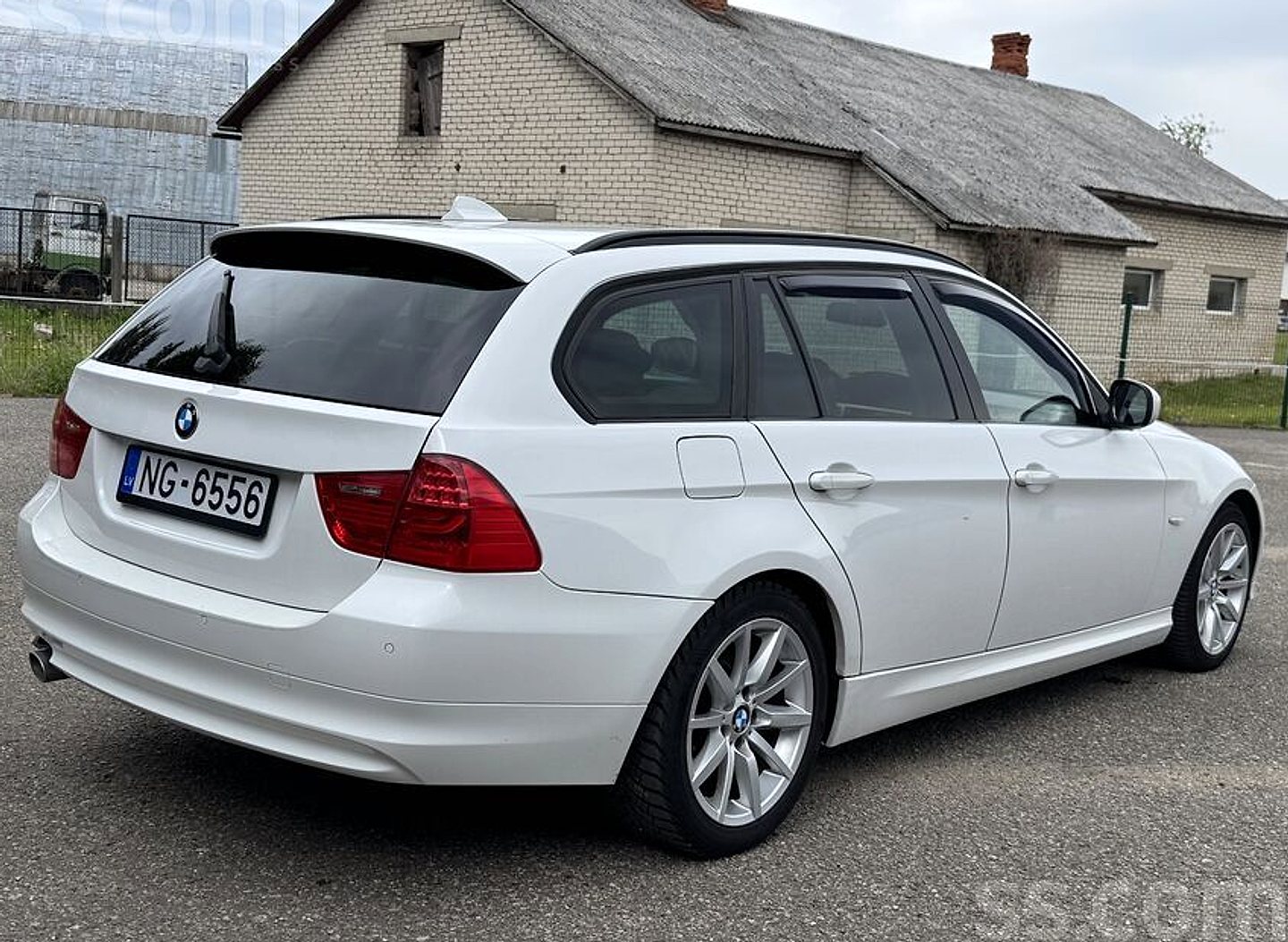 BMW 320 — foto 3