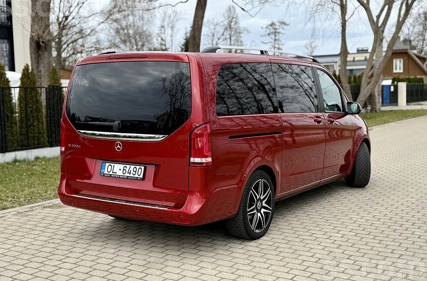 Mercedes-Benz V220 — foto 4