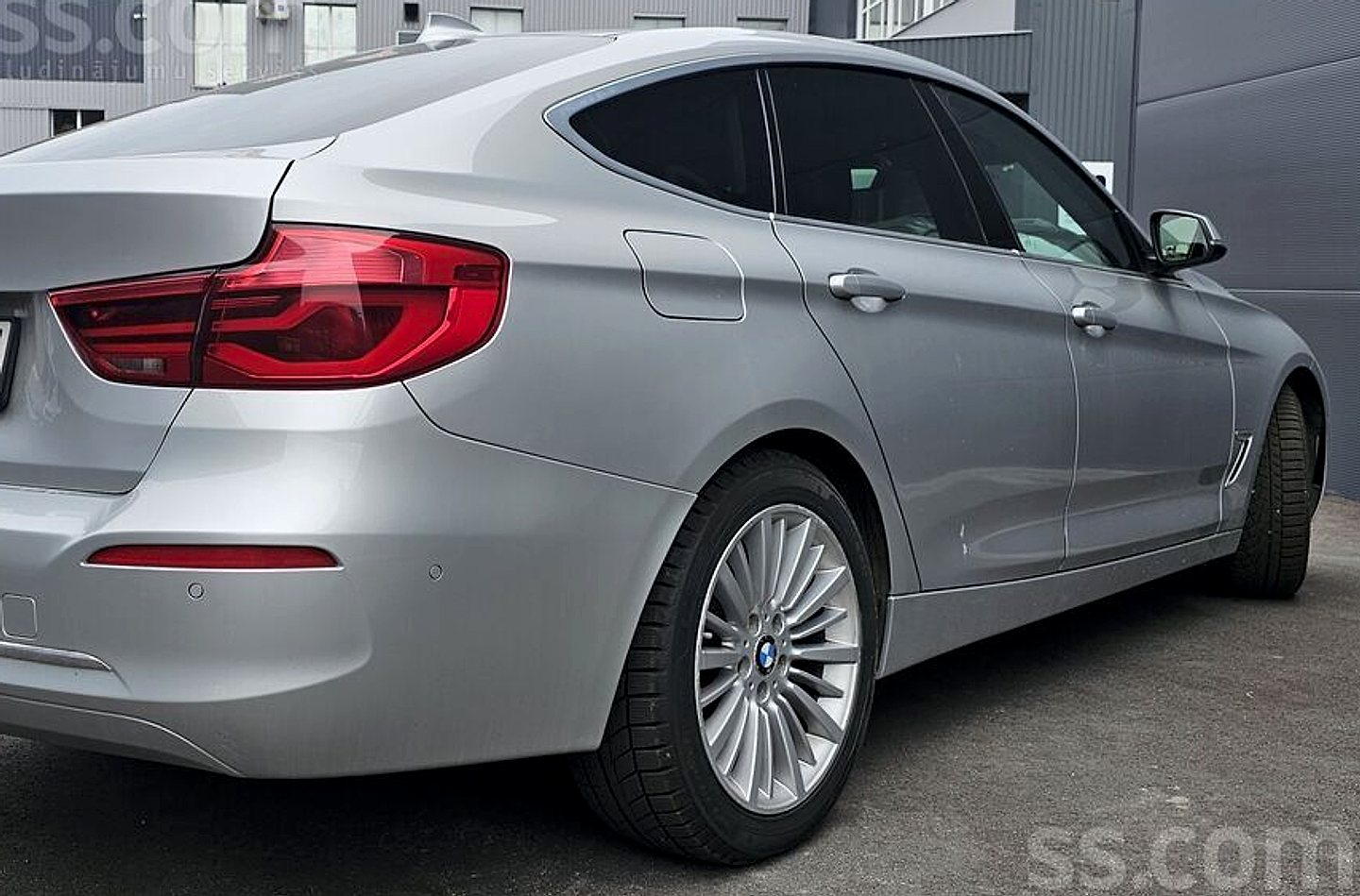 BMW 318 — foto 6