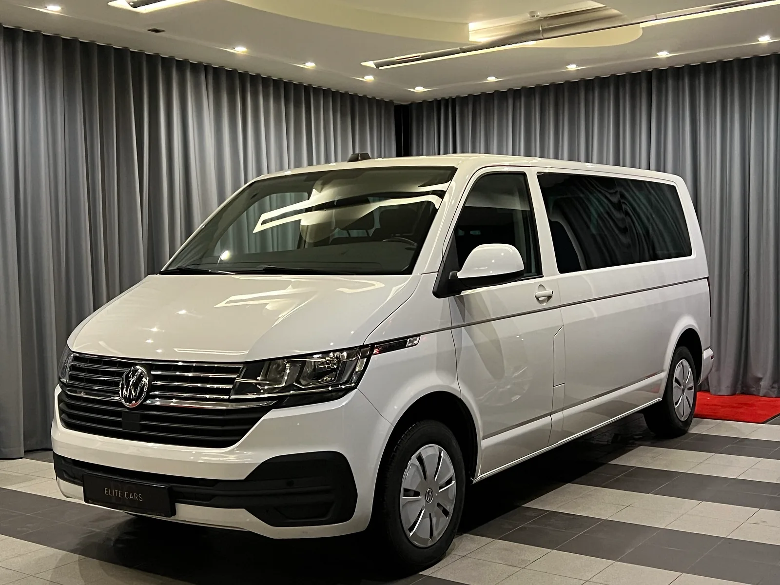 Volkswagen Caravelle, 2020. gads