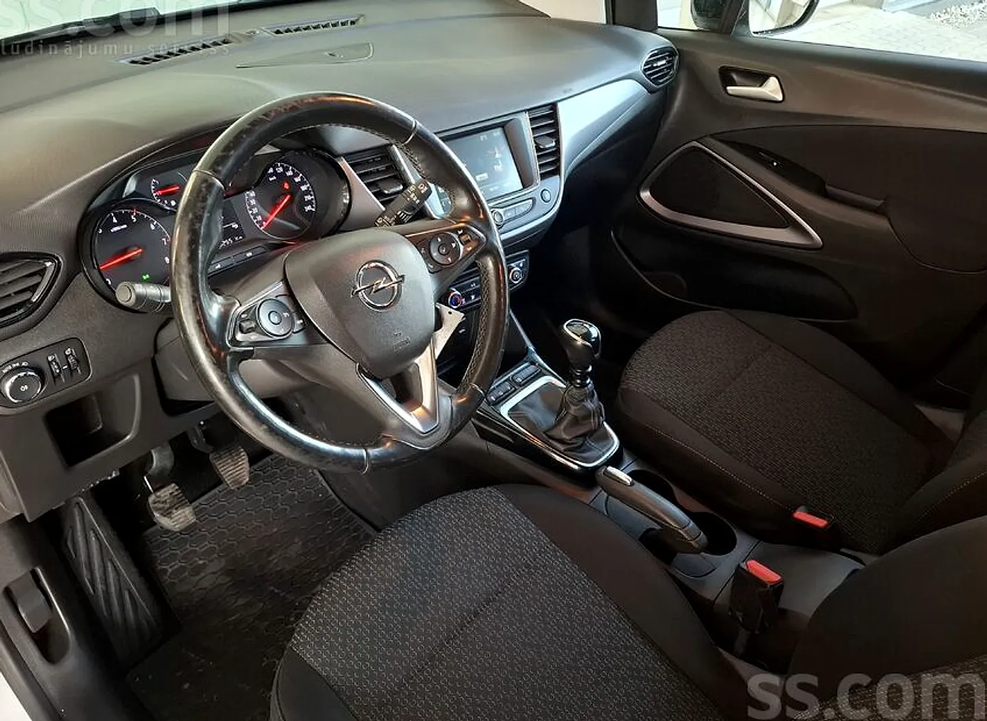 Opel Crossland X — foto 6