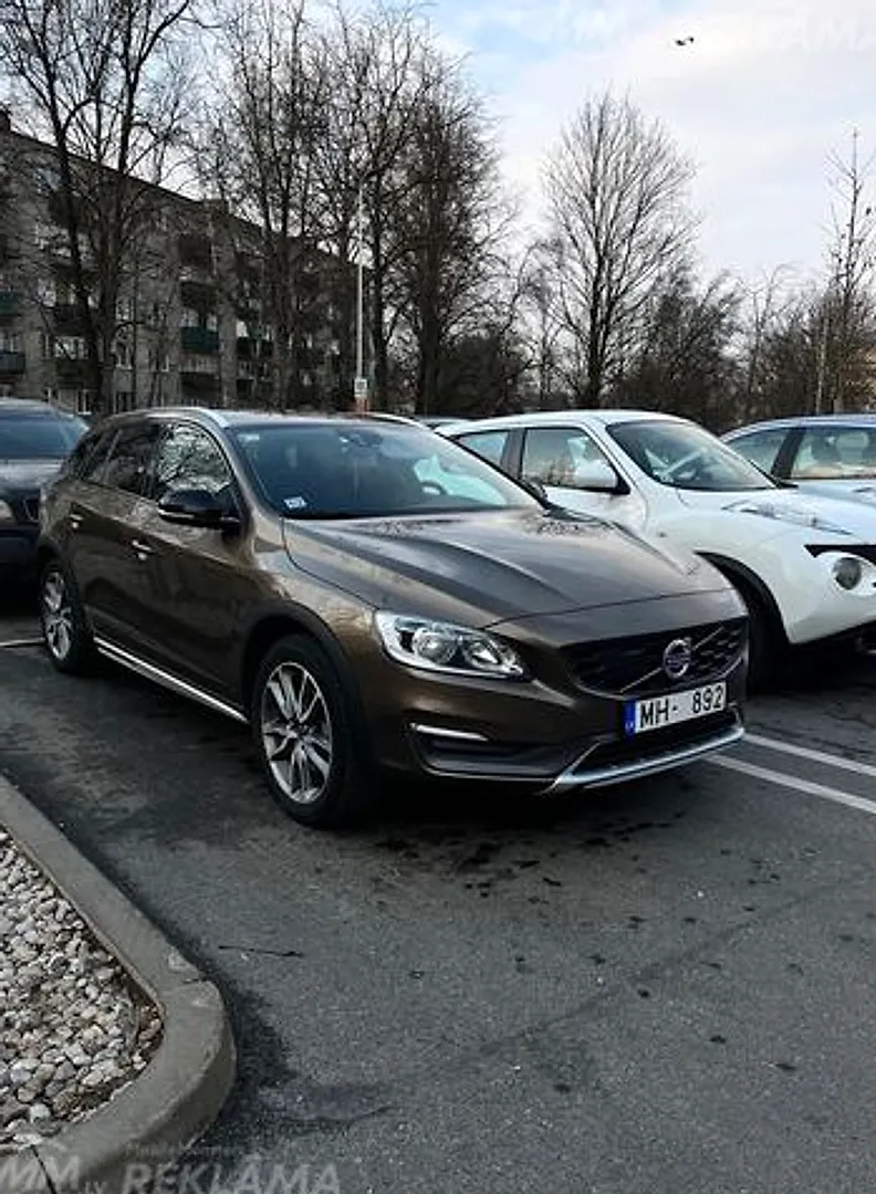 Volvo V60, 2015. gads