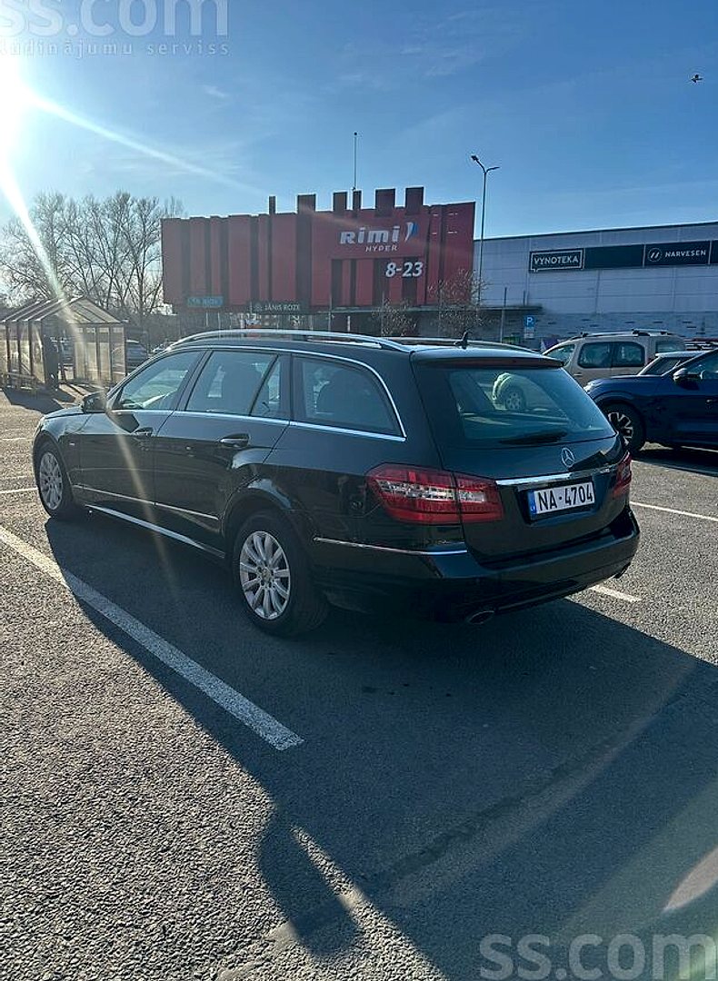 Mercedes-Benz E350 — foto 6