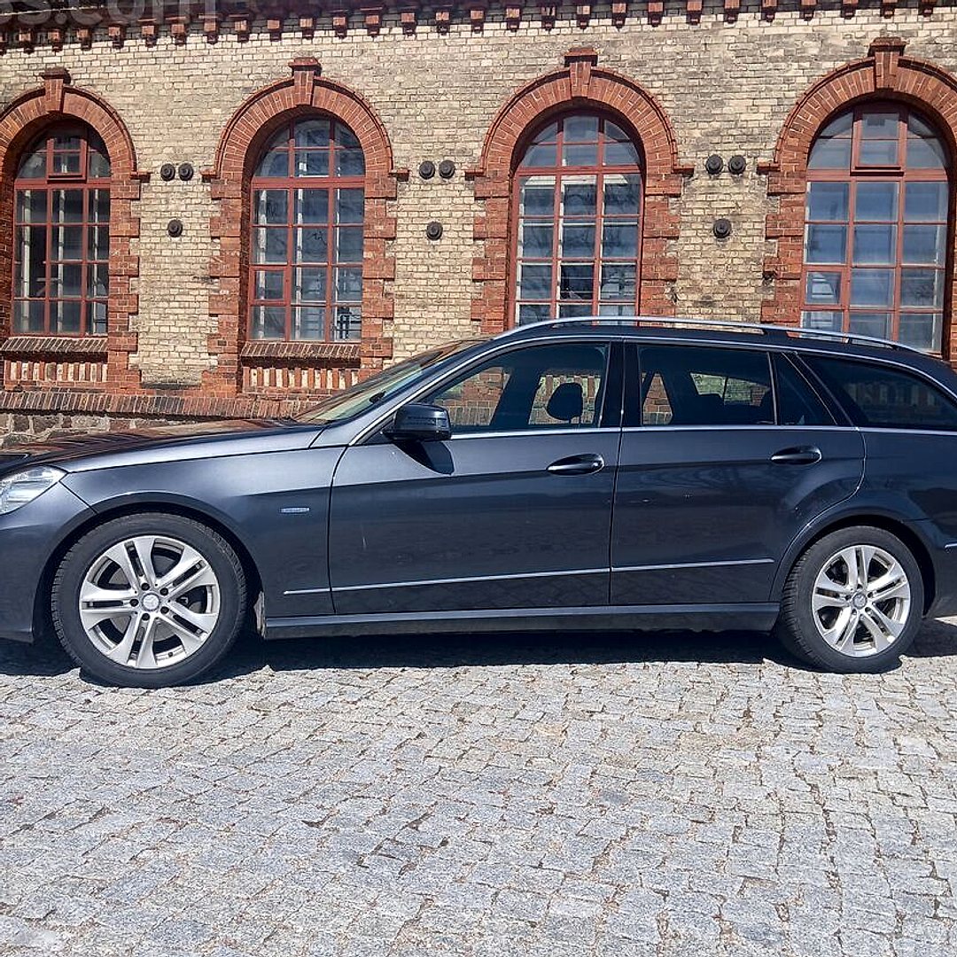 Mercedes-Benz E350 — foto 2
